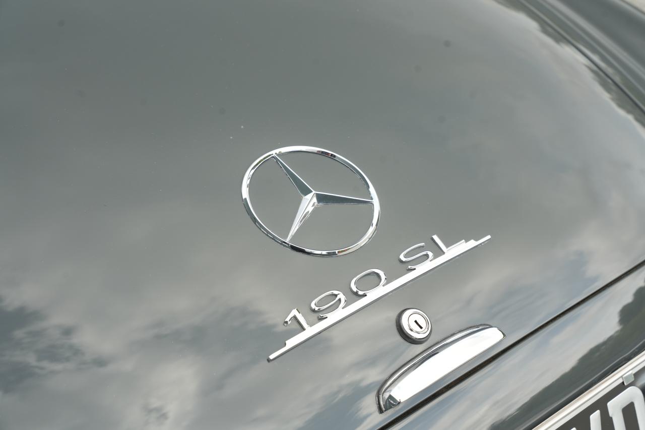 1961 Mercedes - Benz 190SL