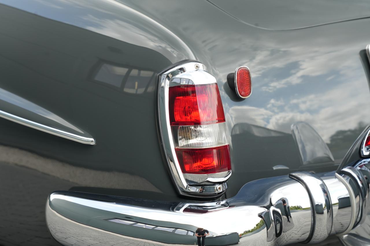 1961 Mercedes - Benz 190SL