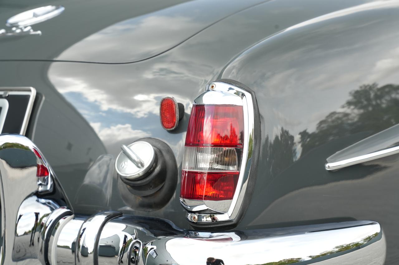 1961 Mercedes - Benz 190SL
