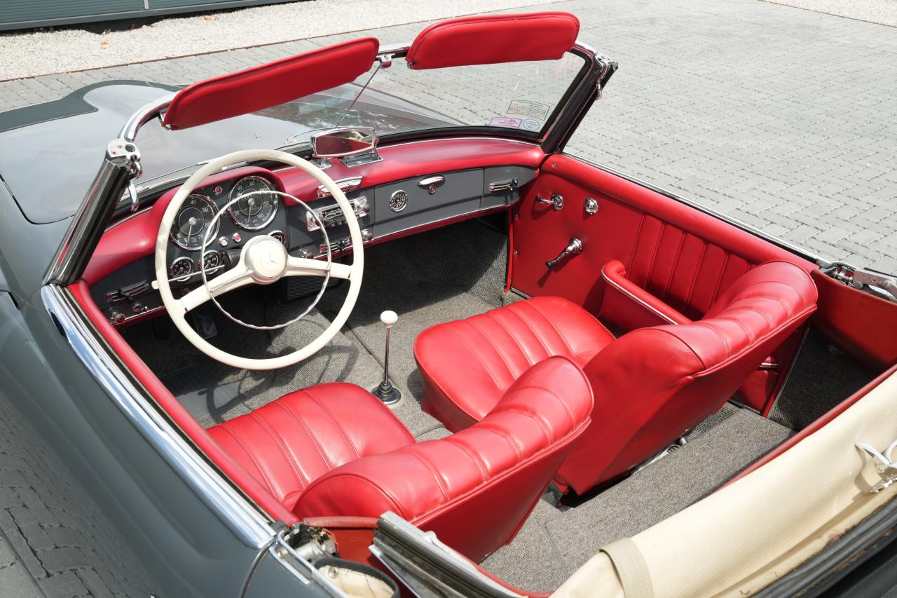 1961 Mercedes - Benz 190SL