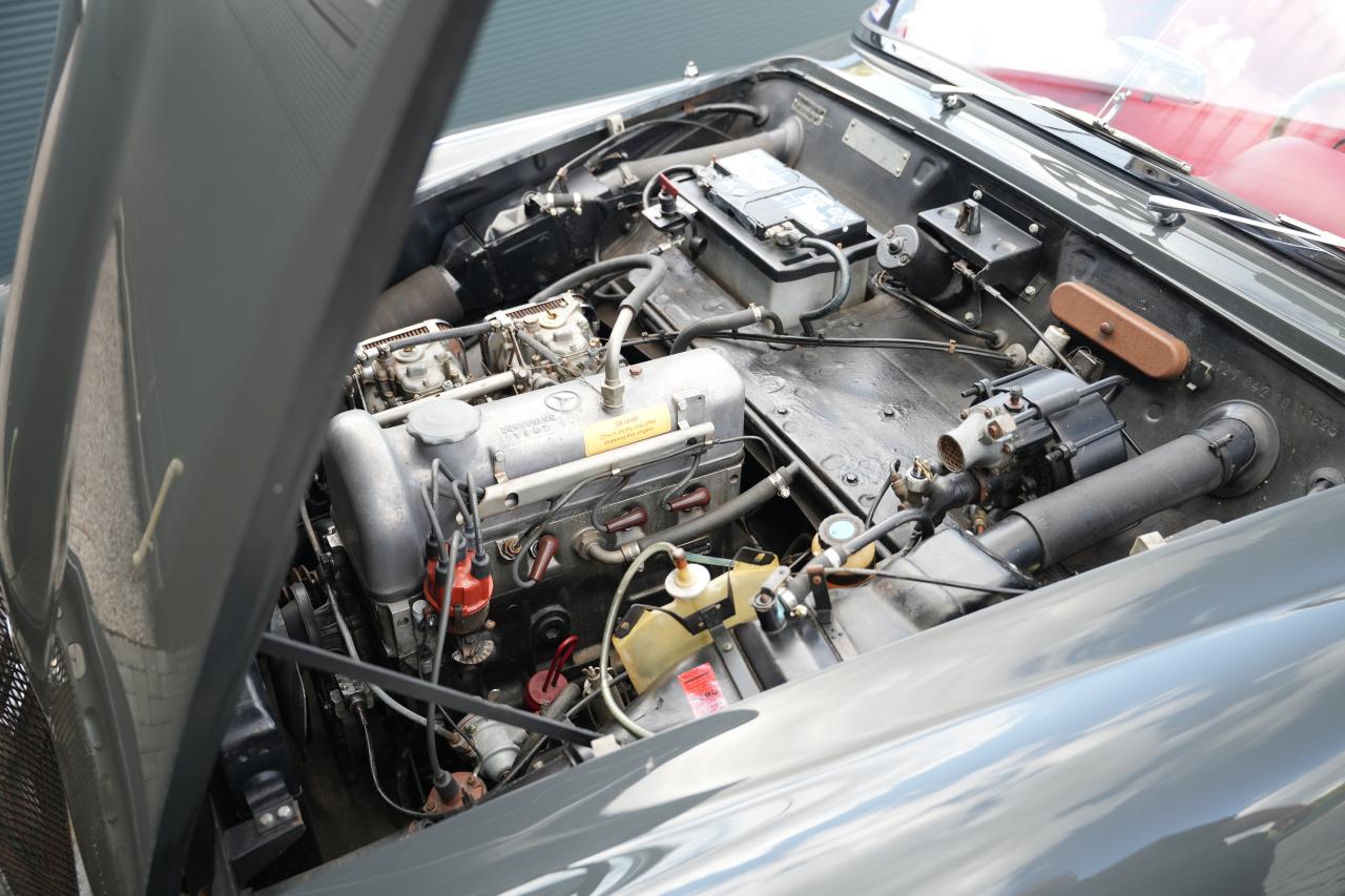 1961 Mercedes - Benz 190SL