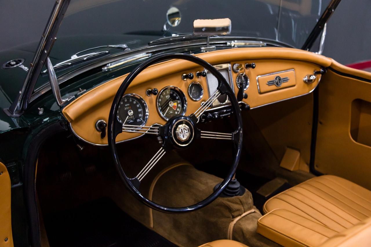 1962 MG MGA MK II BRITISH RACING GREEN