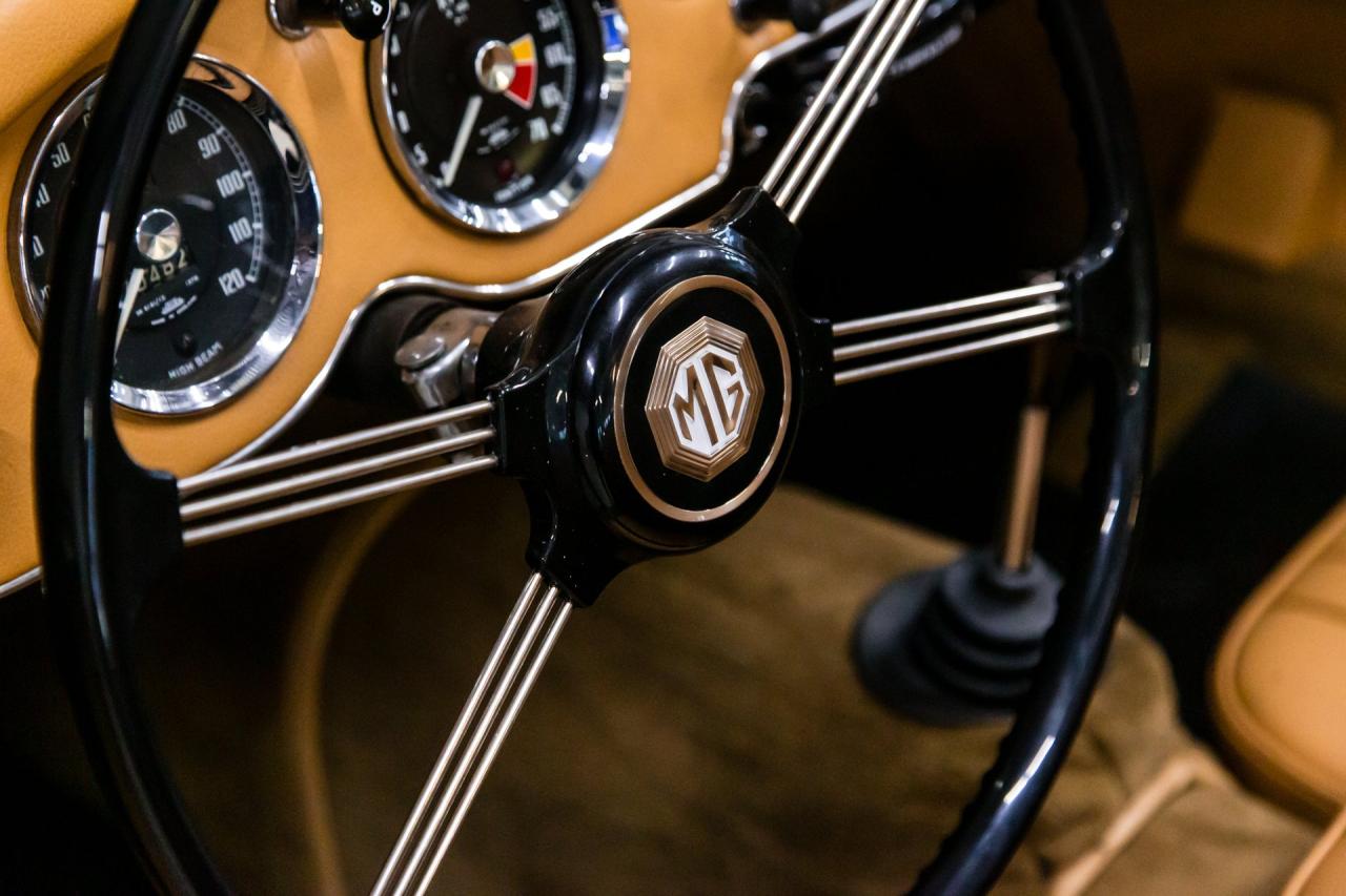 1962 MG MGA MK II BRITISH RACING GREEN