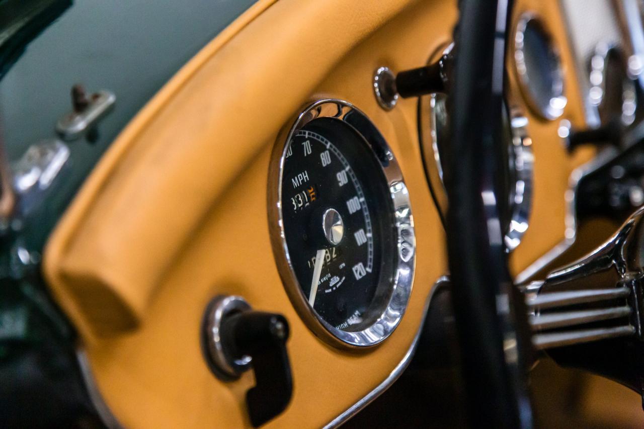 1962 MG MGA MK II BRITISH RACING GREEN