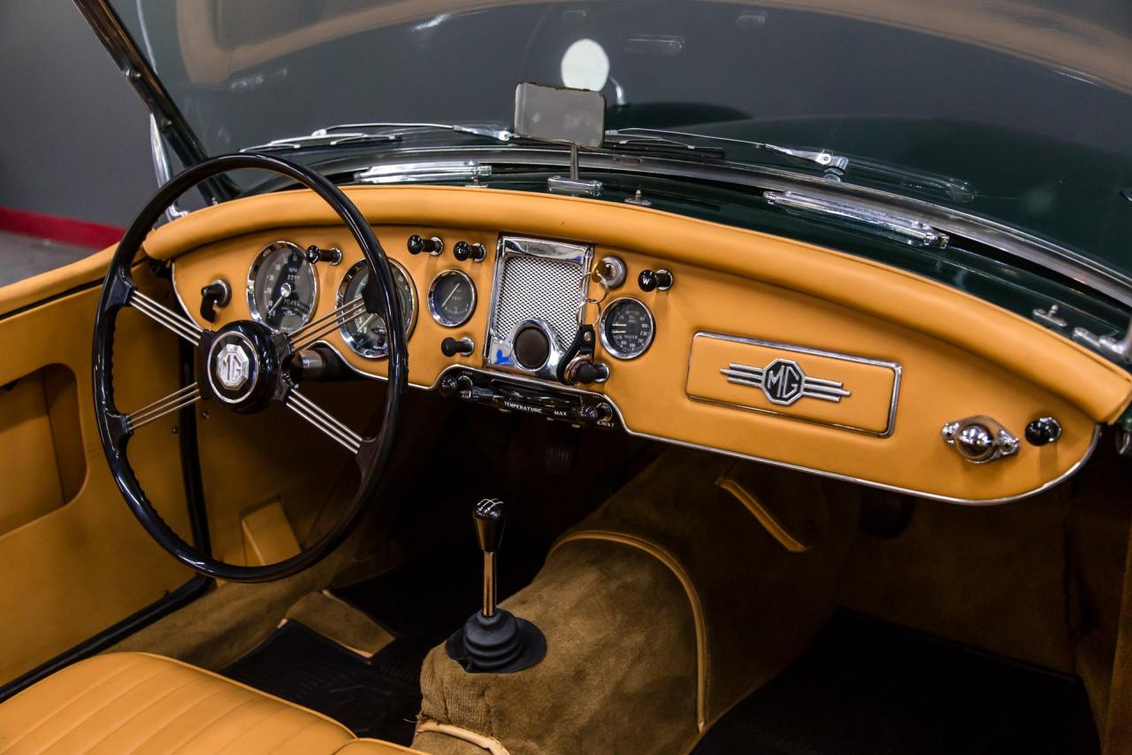 1962 MG MGA MK II BRITISH RACING GREEN