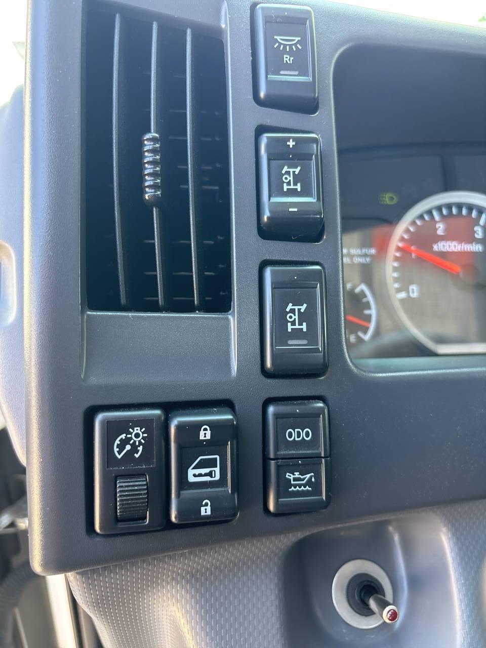 2020 Isuzu NRR