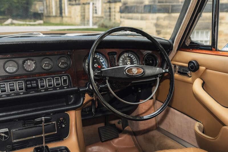 1972 Jaguar XJ12