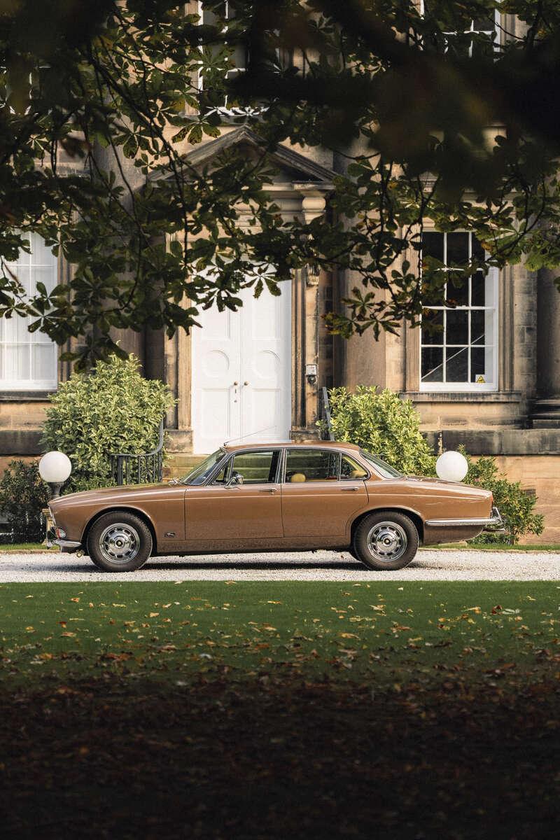 1972 Jaguar XJ12