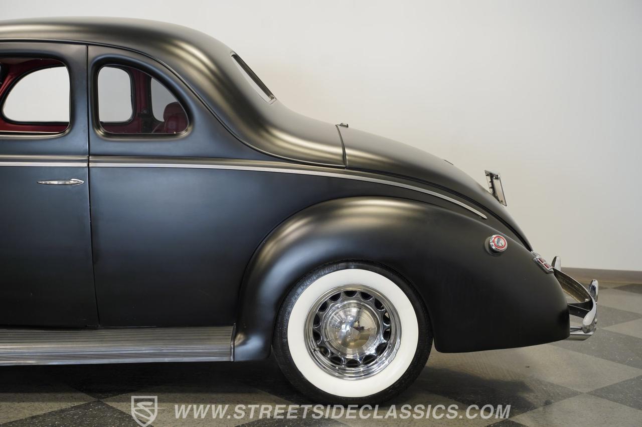 1940 Ford Deluxe Coupe