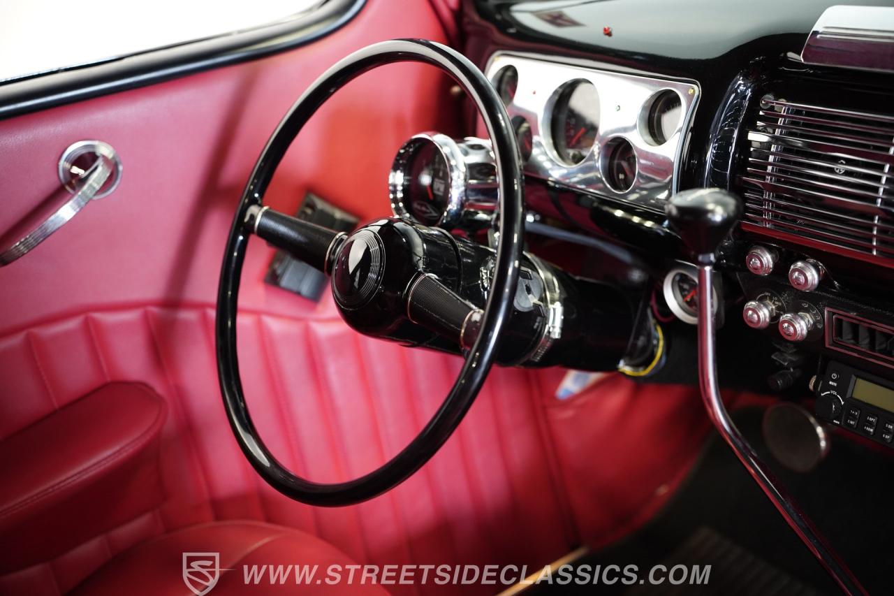 1940 Ford Deluxe Coupe