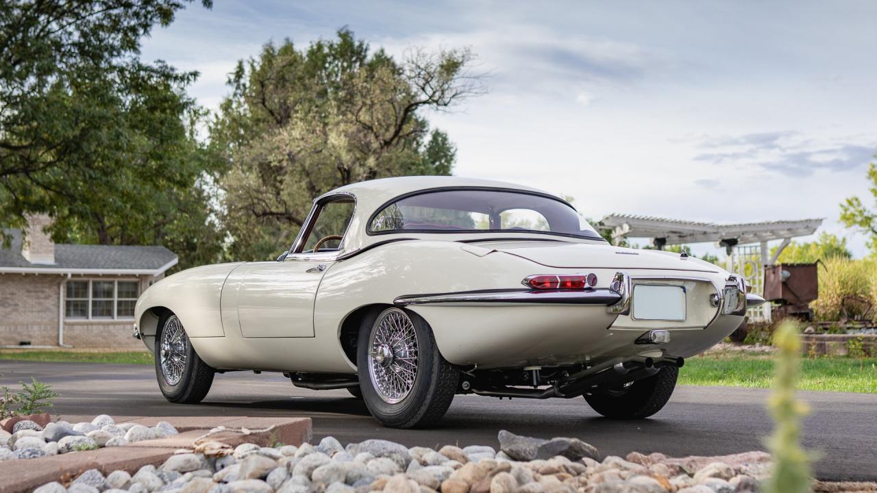 1961 Jaguar E-Type Series 1 3.8 Roadster