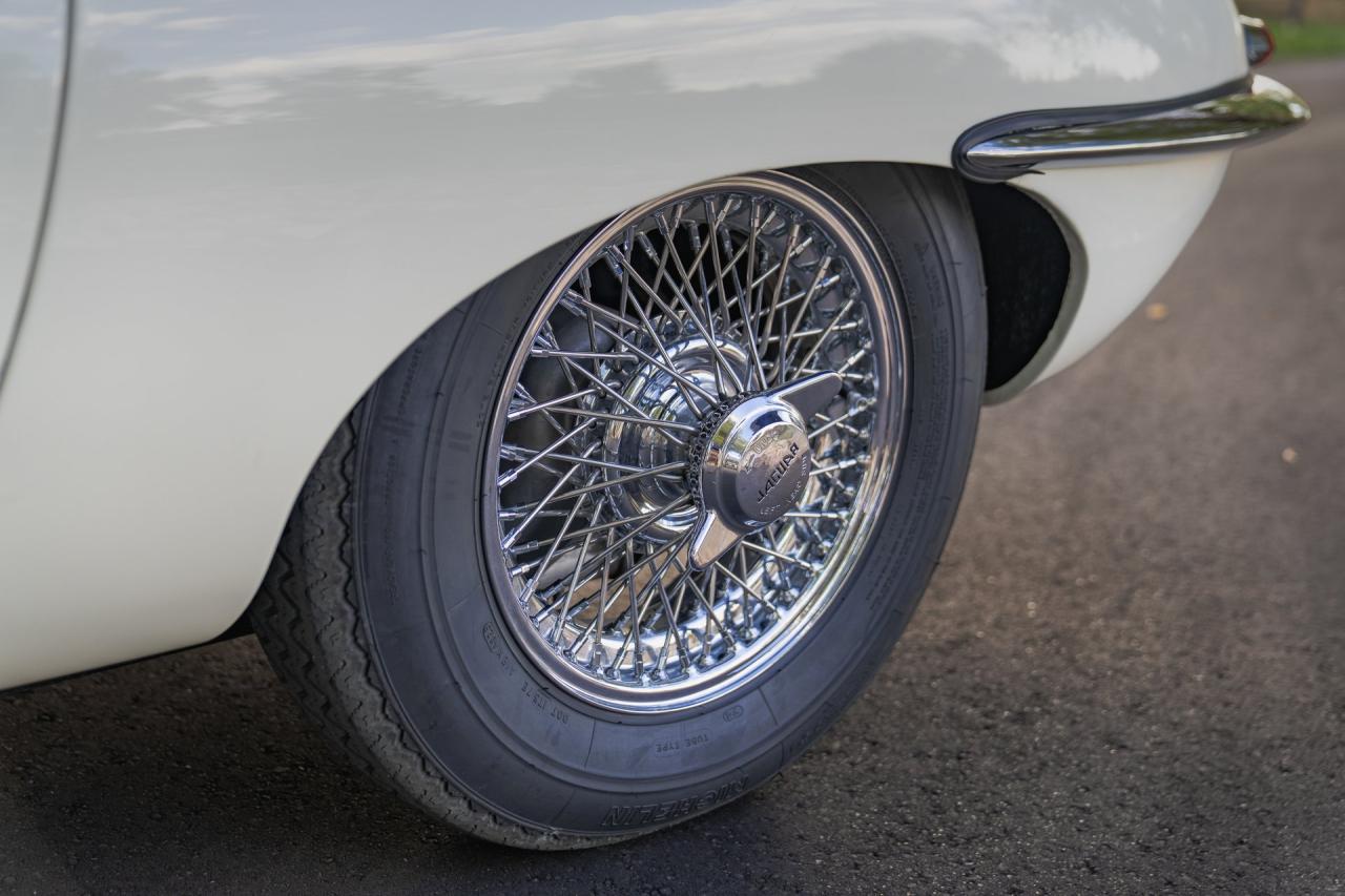 1961 Jaguar E-Type Series 1 3.8 Roadster