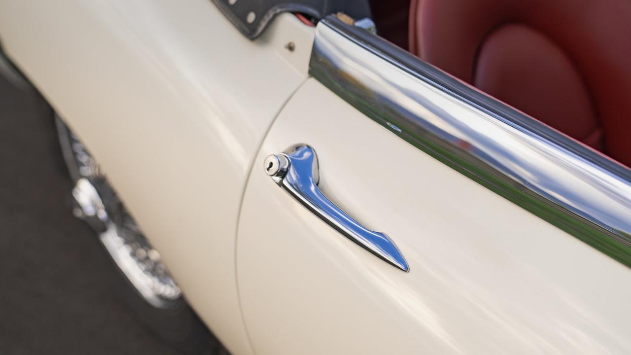 1961 Jaguar E-Type Series 1 3.8 Roadster