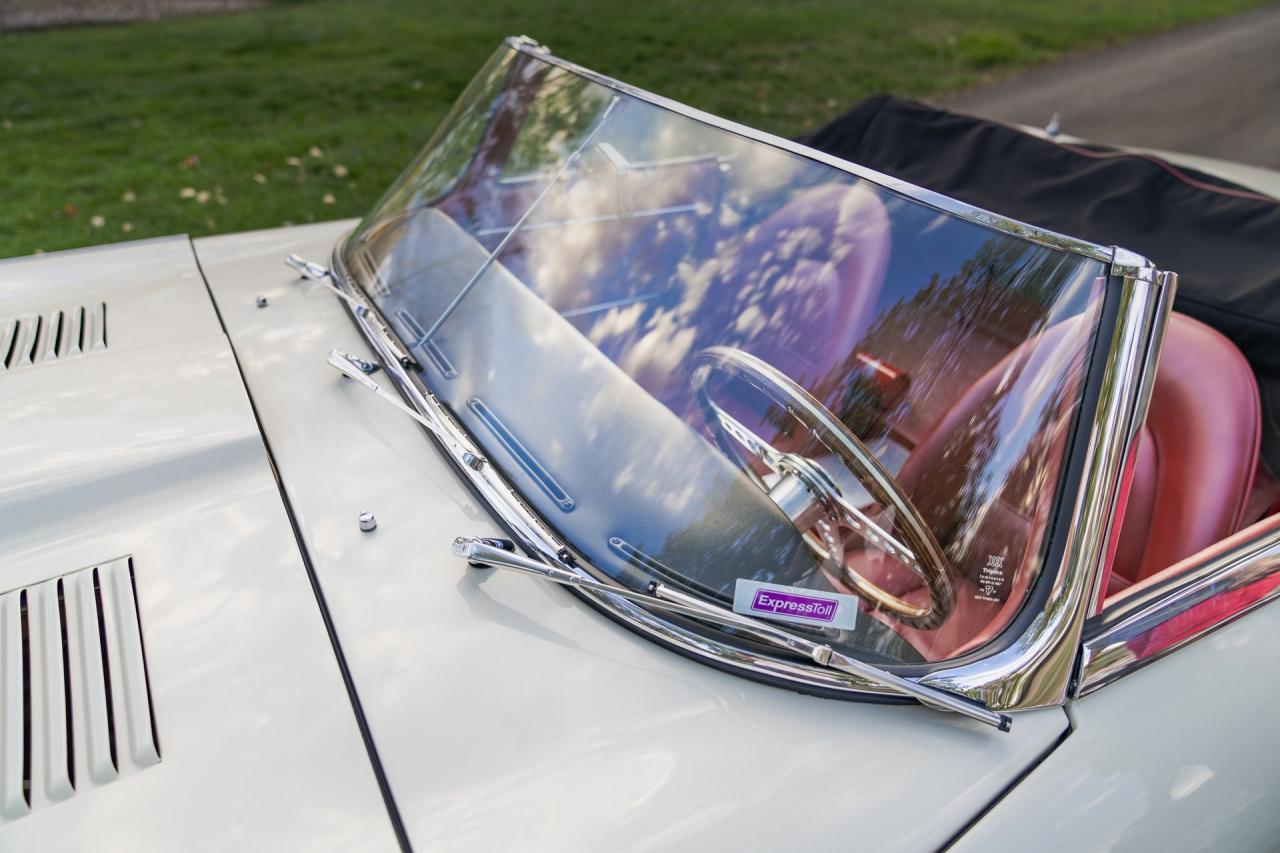 1961 Jaguar E-Type Series 1 3.8 Roadster