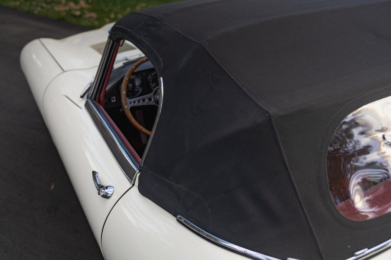 1961 Jaguar E-Type Series 1 3.8 Roadster