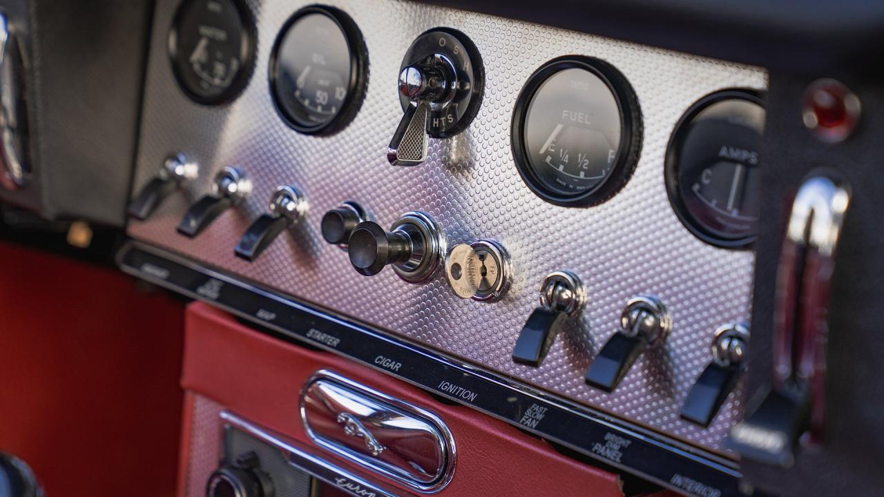1961 Jaguar E-Type Series 1 3.8 Roadster