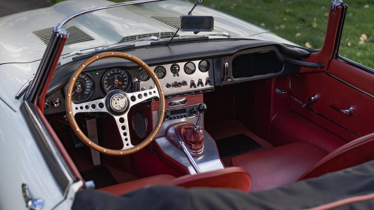 1961 Jaguar E-Type Series 1 3.8 Roadster