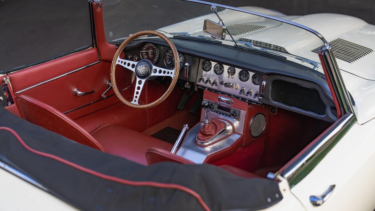 1961 Jaguar E-Type Series 1 3.8 Roadster