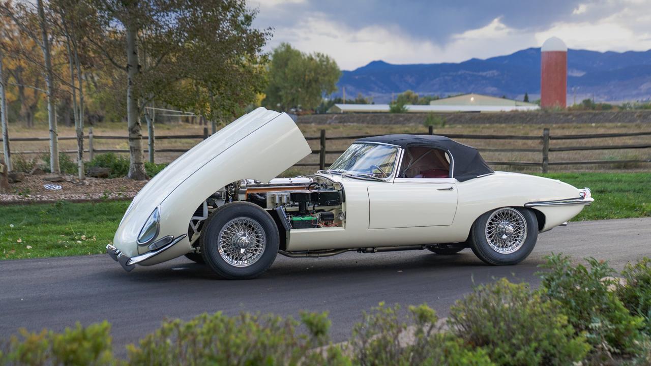 1961 Jaguar E-Type Series 1 3.8 Roadster