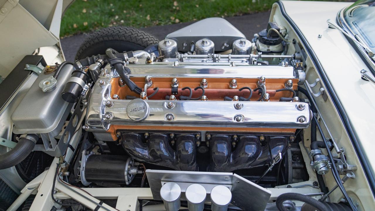 1961 Jaguar E-Type Series 1 3.8 Roadster