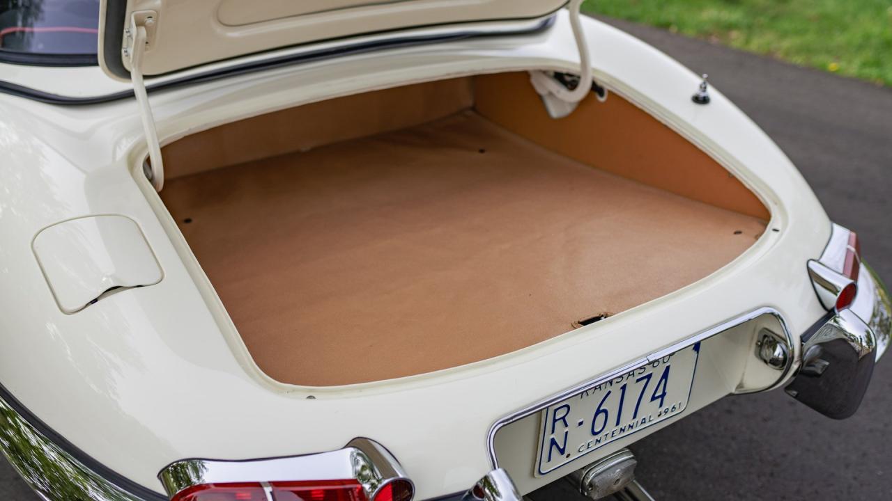 1961 Jaguar E-Type Series 1 3.8 Roadster