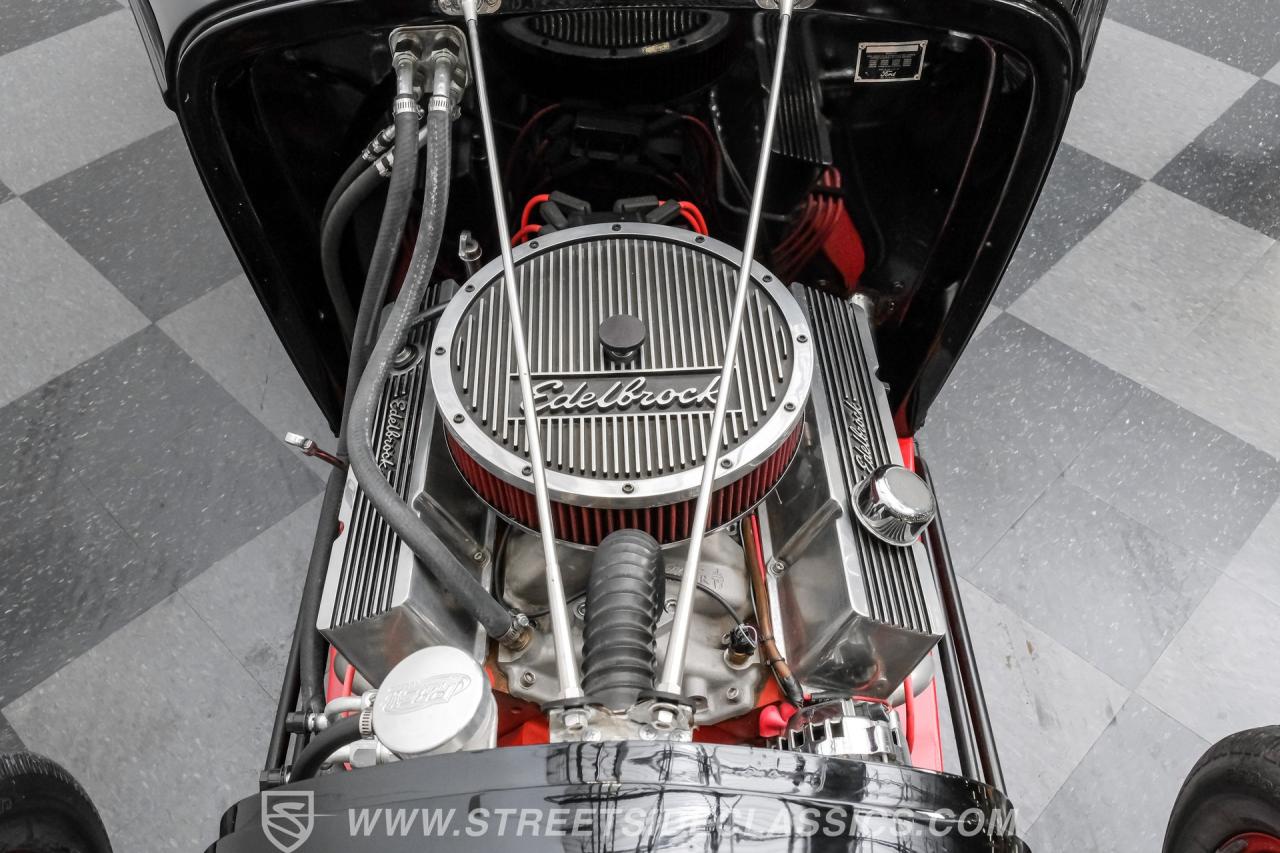 1932 Ford 3-Window Coupe