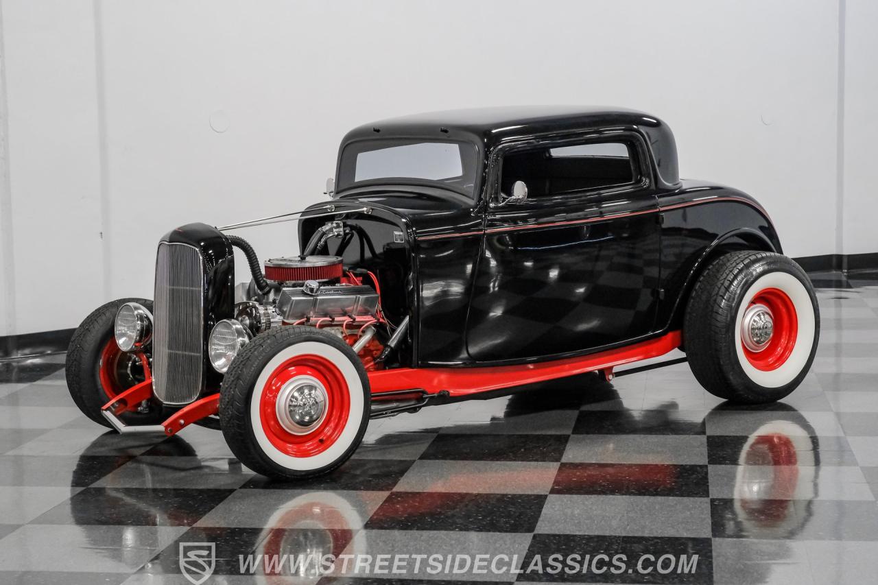 1932 Ford 3-Window Coupe