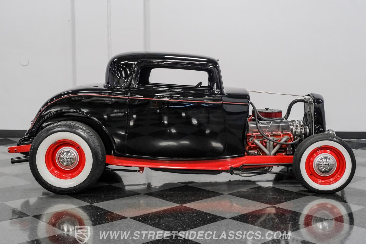 1932 Ford 3-Window Coupe