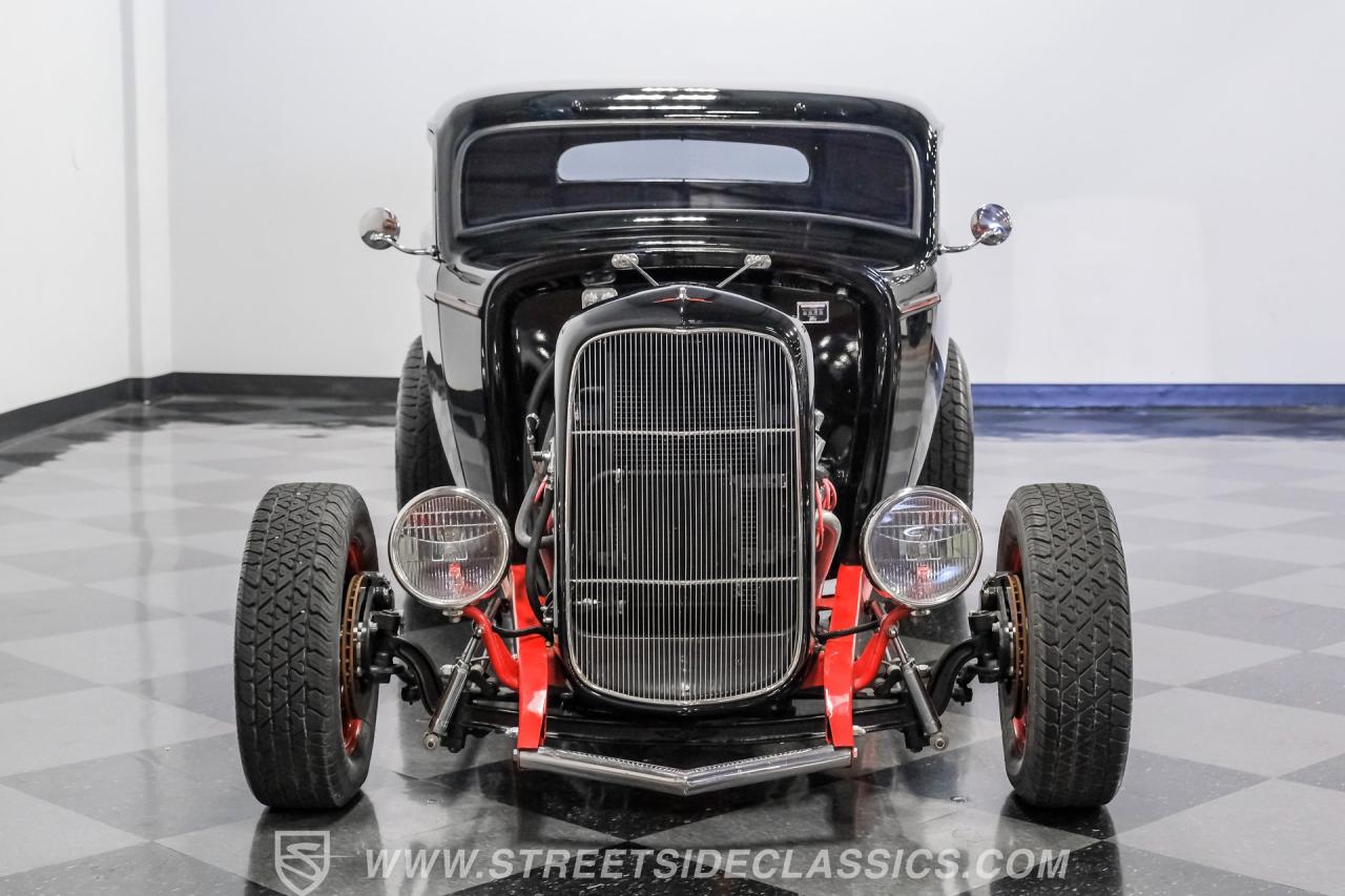 1932 Ford 3-Window Coupe