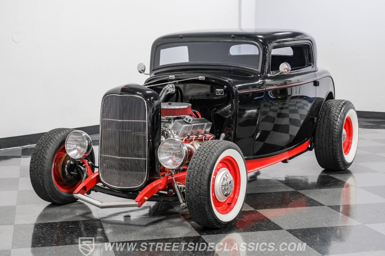 1932 Ford 3-Window Coupe