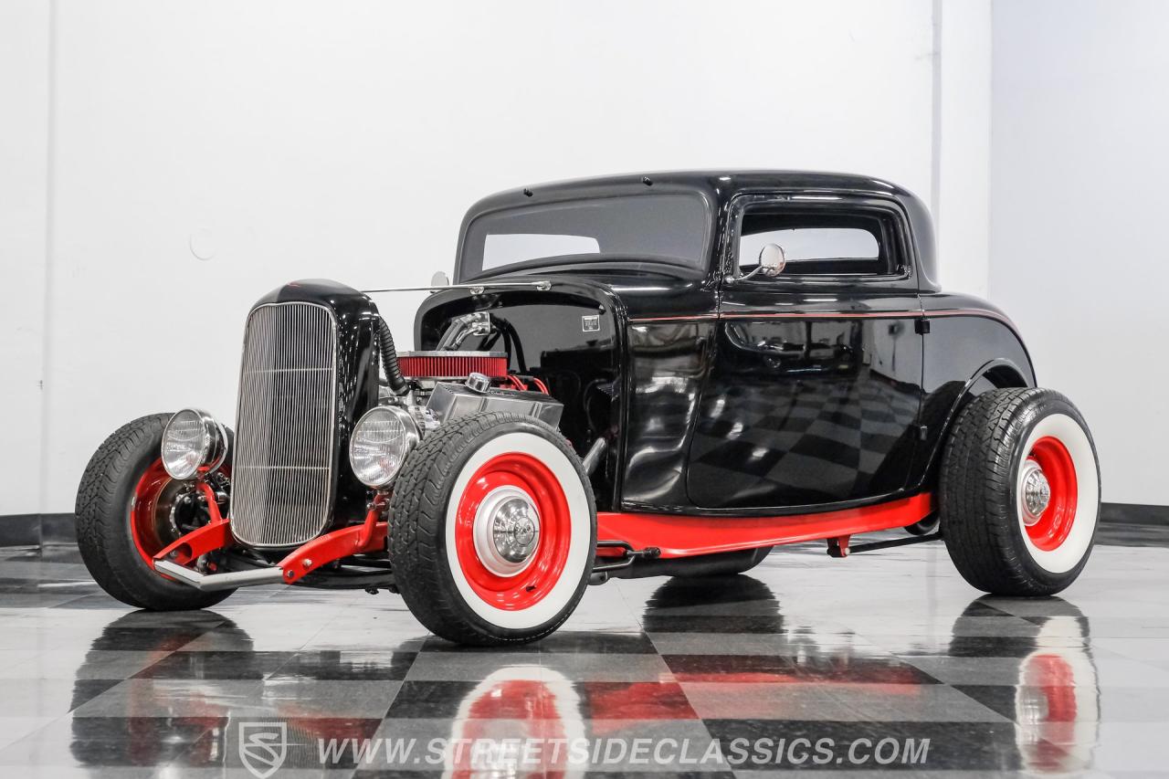 1932 Ford 3-Window Coupe