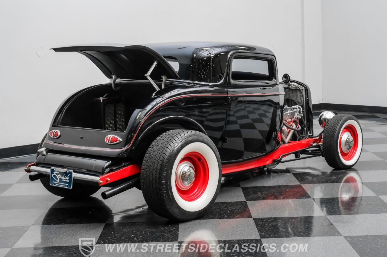 1932 Ford 3-Window Coupe