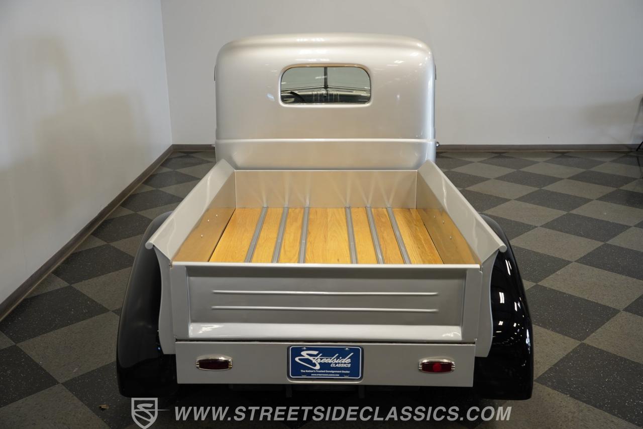 1946 Dodge 1/2-Ton Pickup