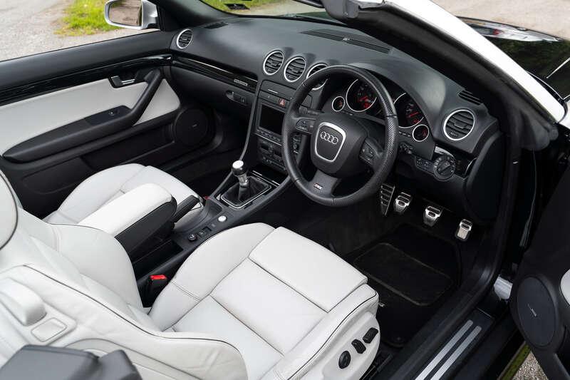 2006 Audi RS4