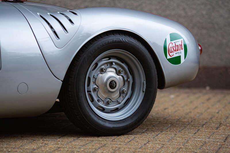 2015 Porsche 550