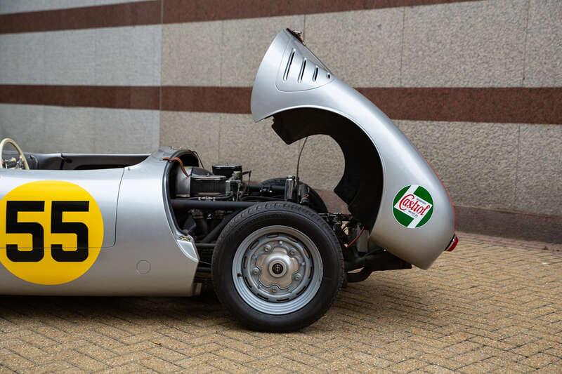 2015 Porsche 550