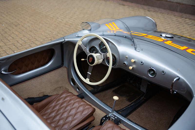 2015 Porsche 550