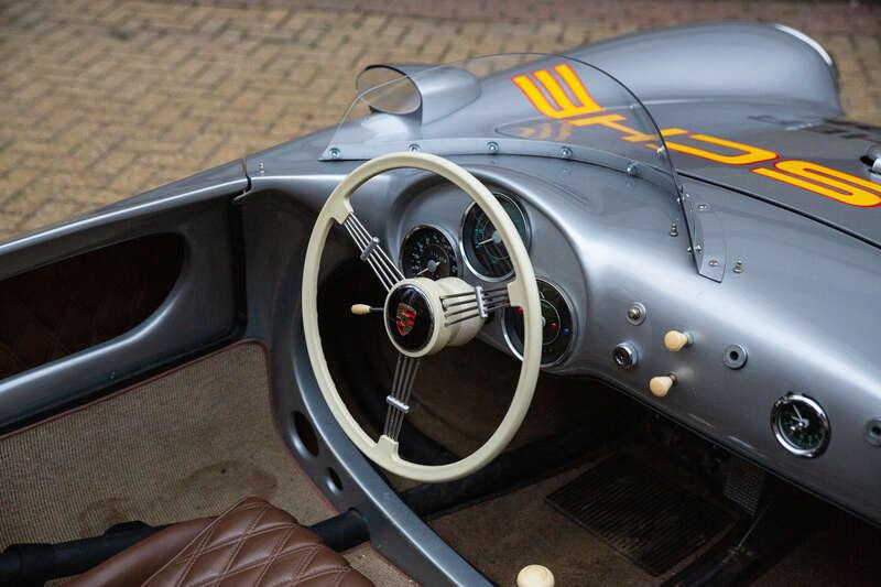 2015 Porsche 550