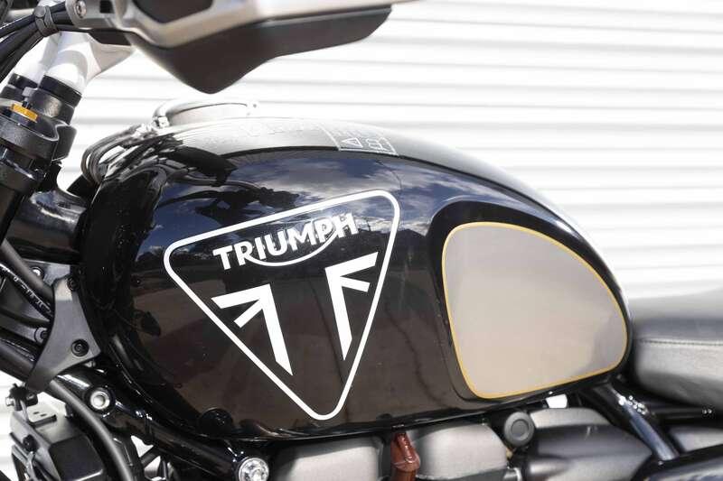 2020 Triumph 1200 SCRAMBLER BOND EDITION