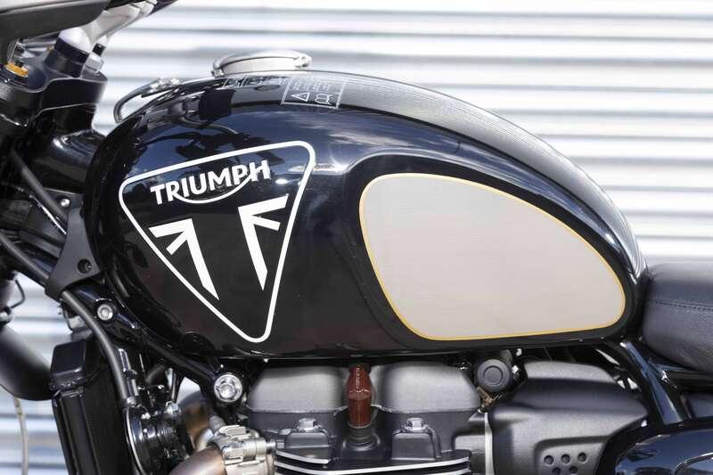 2020 Triumph 1200 SCRAMBLER BOND EDITION