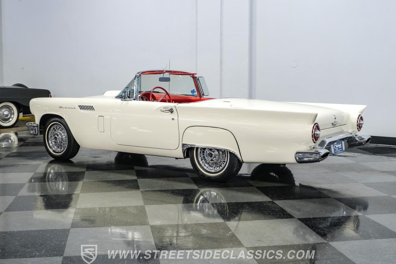 1957 Ford Thunderbird