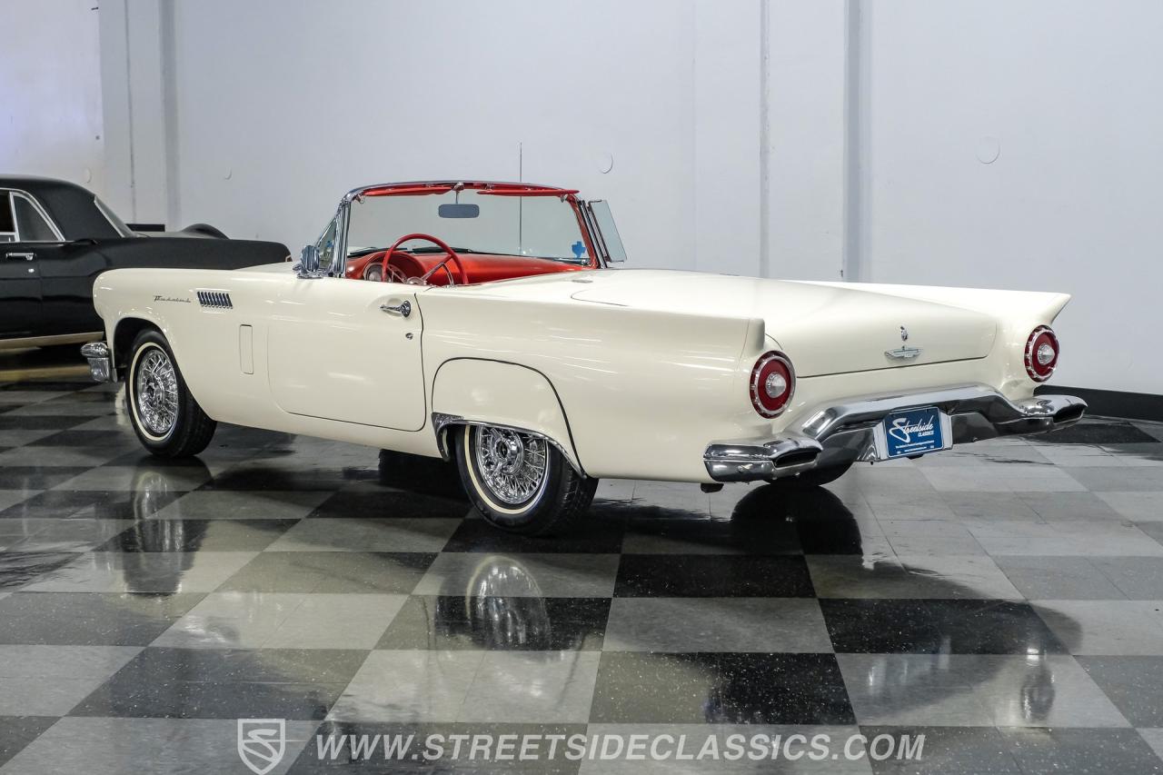 1957 Ford Thunderbird
