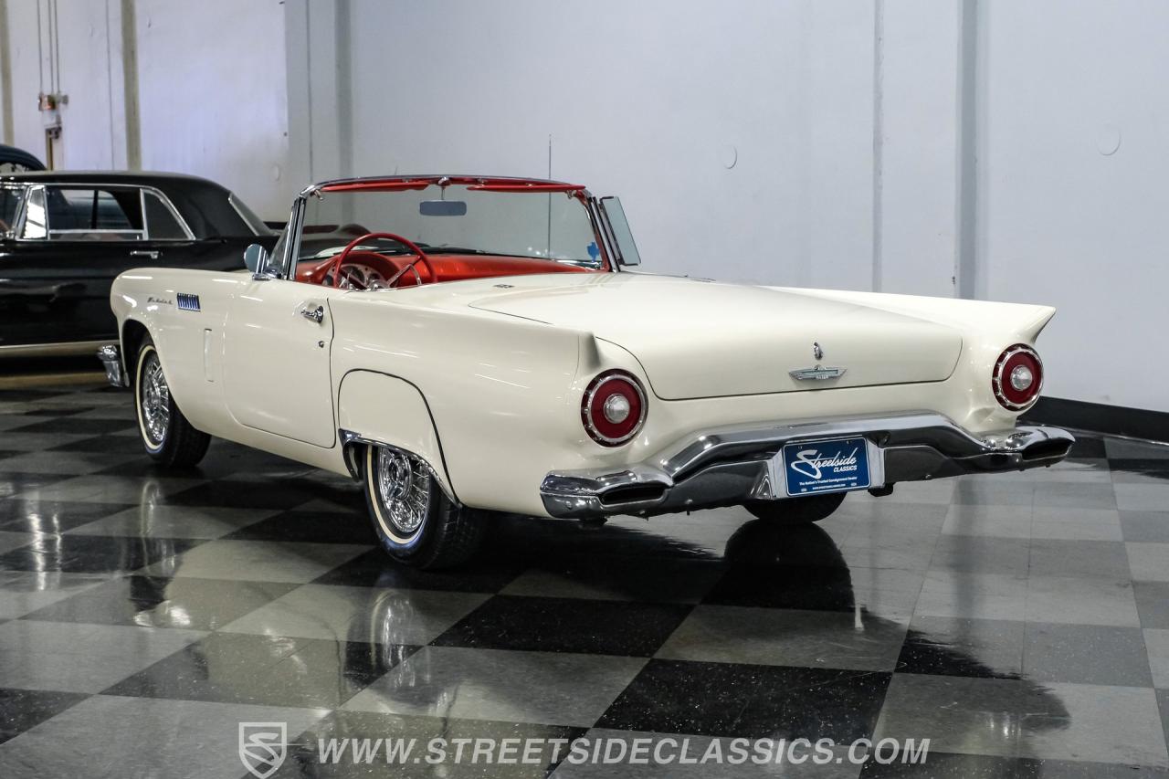 1957 Ford Thunderbird