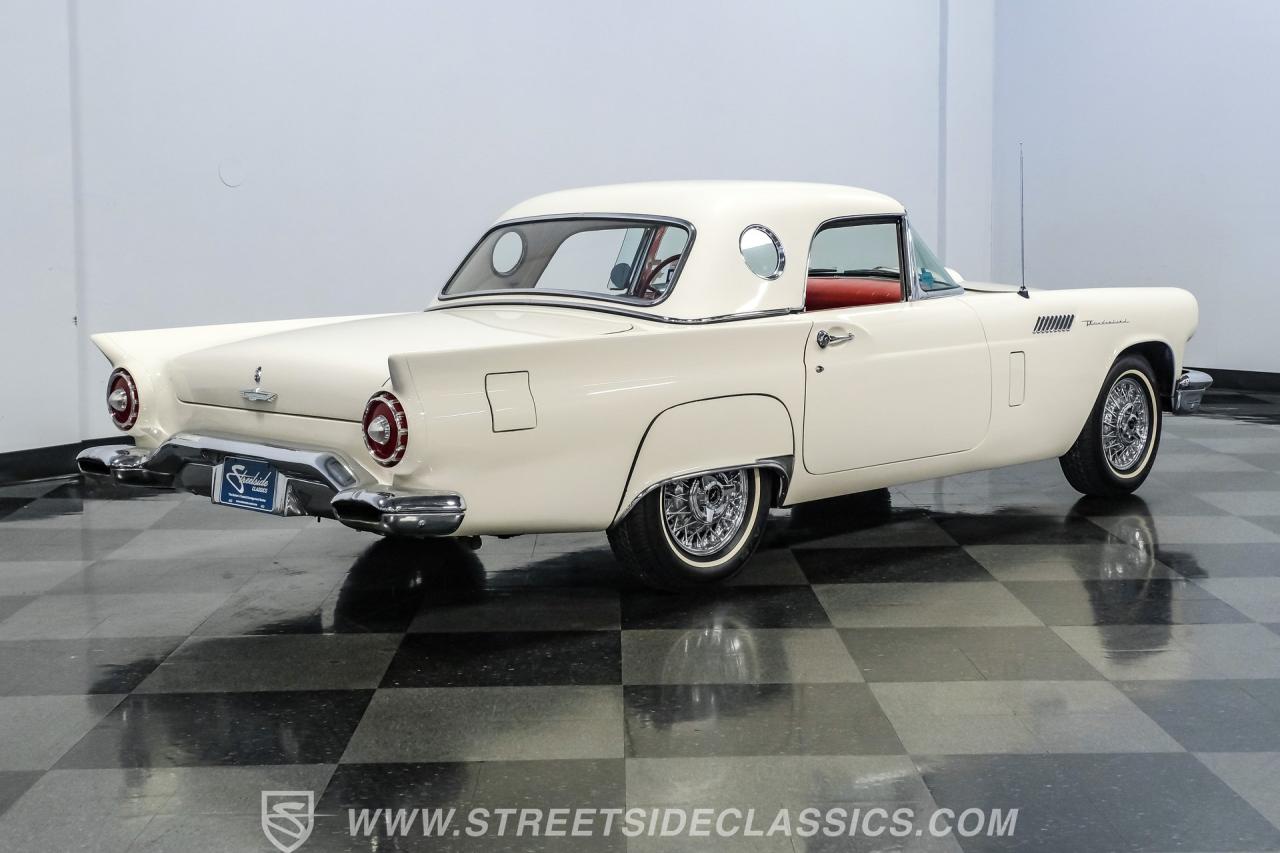 1957 Ford Thunderbird