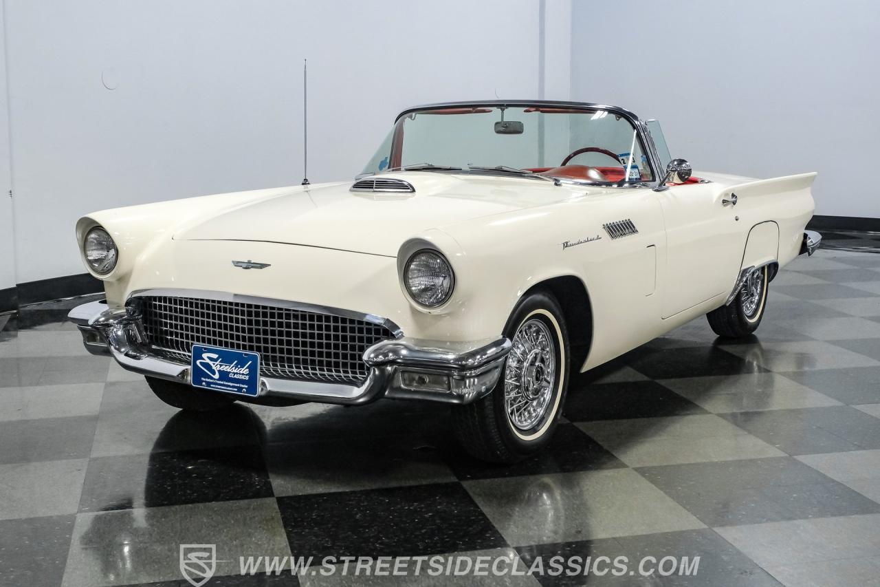 1957 Ford Thunderbird