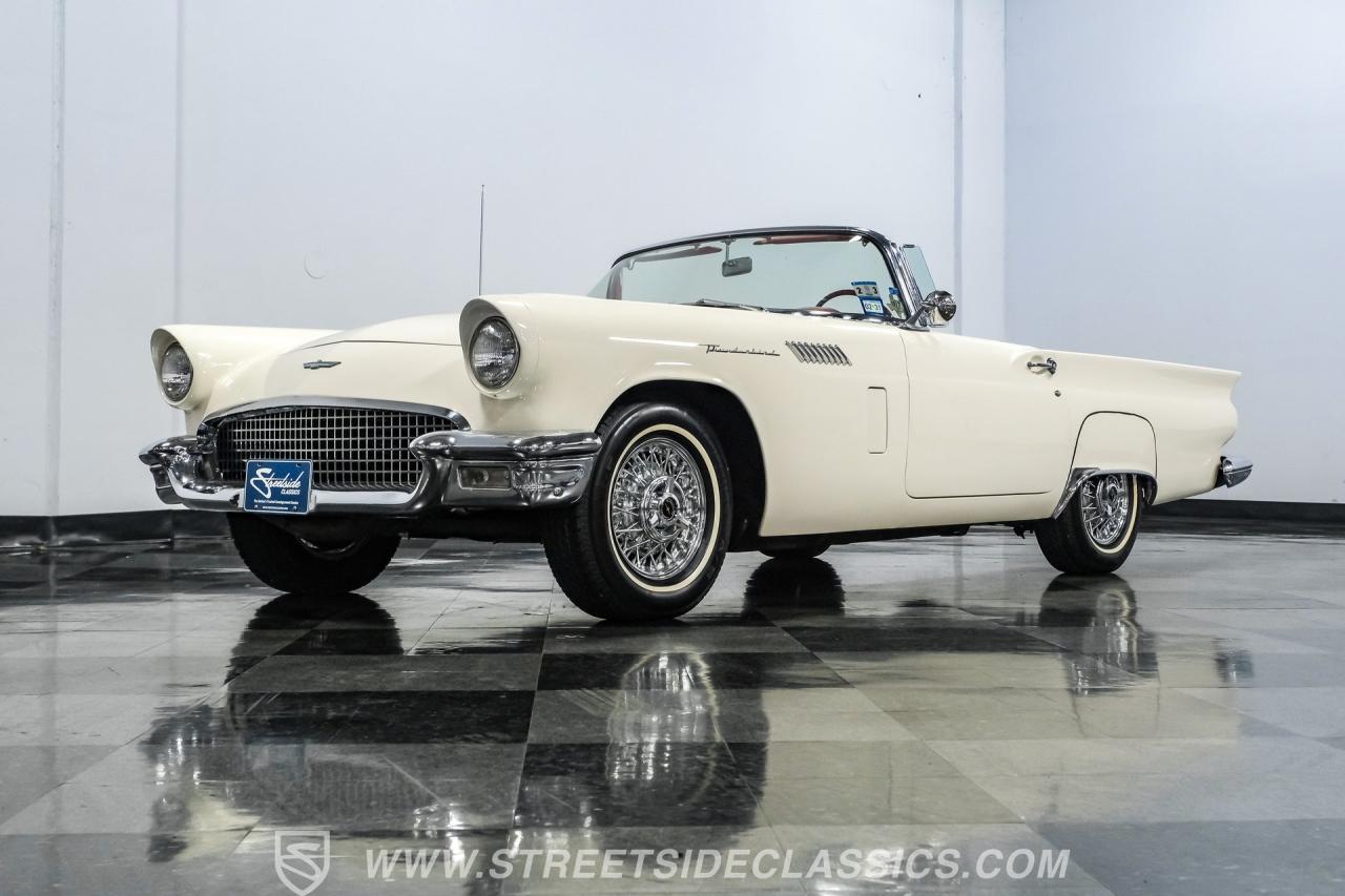 1957 Ford Thunderbird