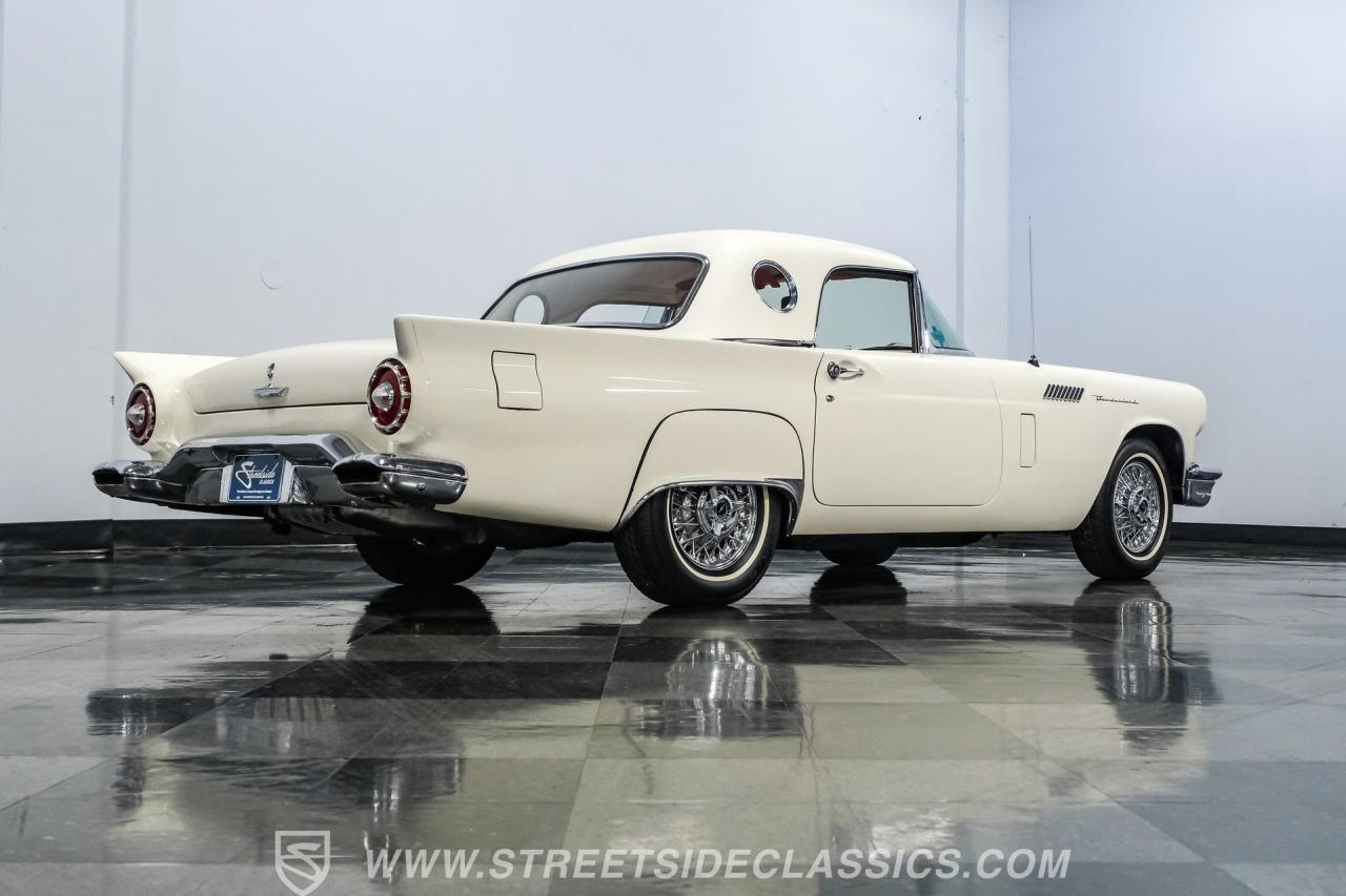 1957 Ford Thunderbird