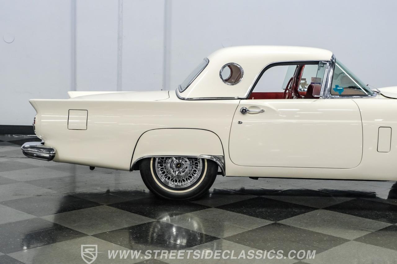 1957 Ford Thunderbird