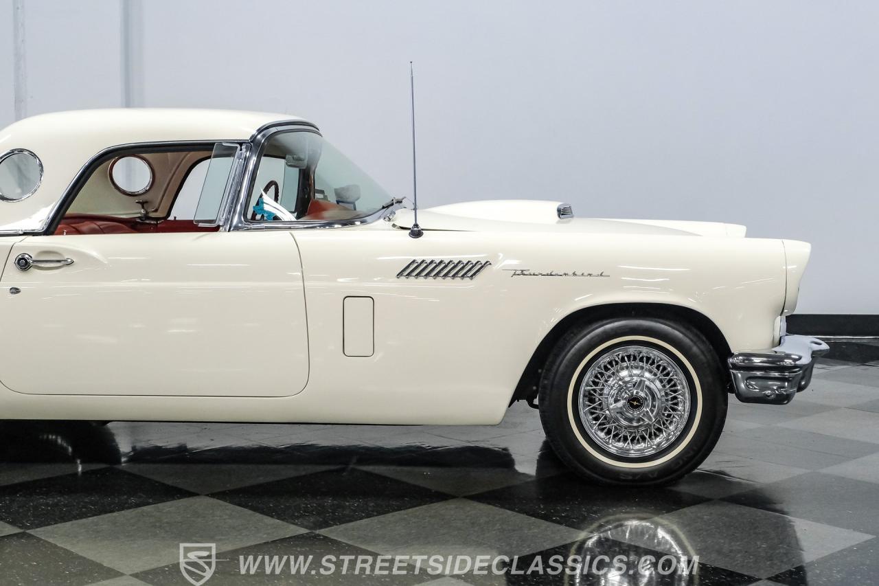 1957 Ford Thunderbird