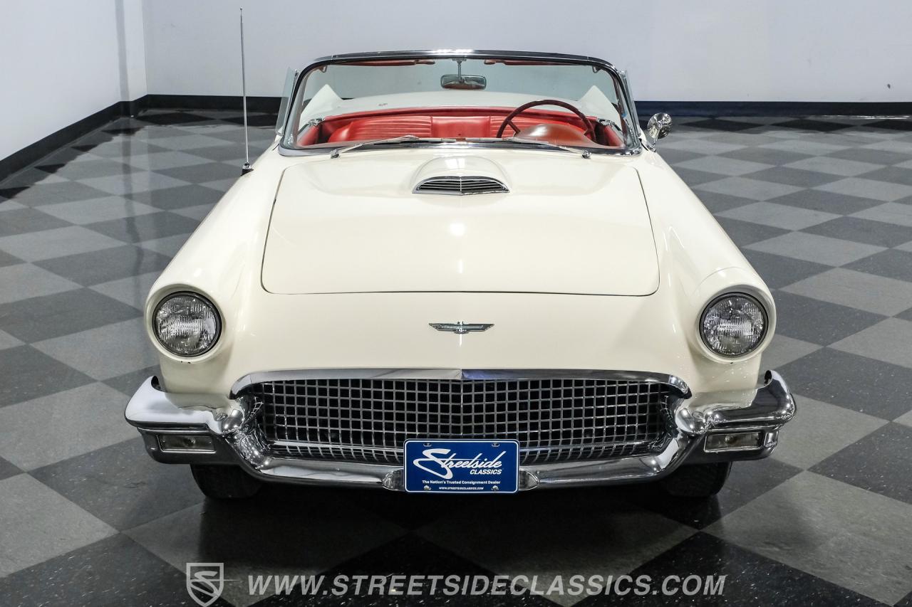 1957 Ford Thunderbird